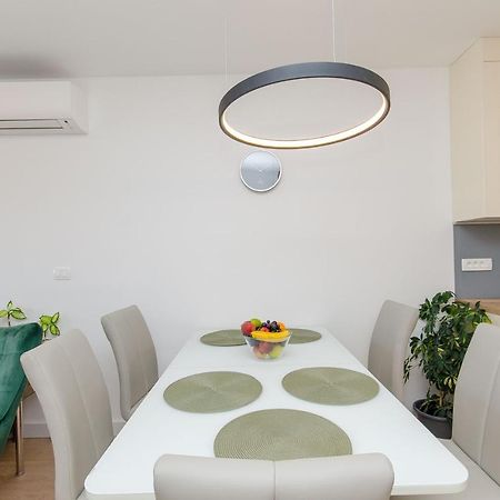 Modern Living Apartment Airy Split Buitenkant foto