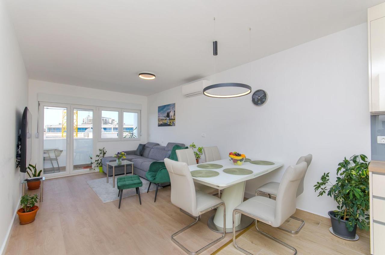 Modern Living Apartment Airy Split Buitenkant foto