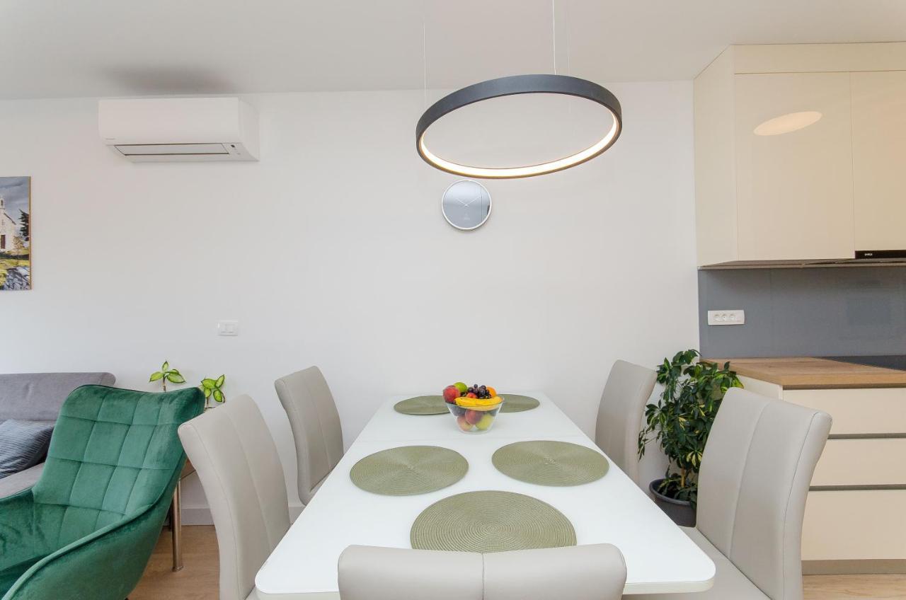 Modern Living Apartment Airy Split Buitenkant foto