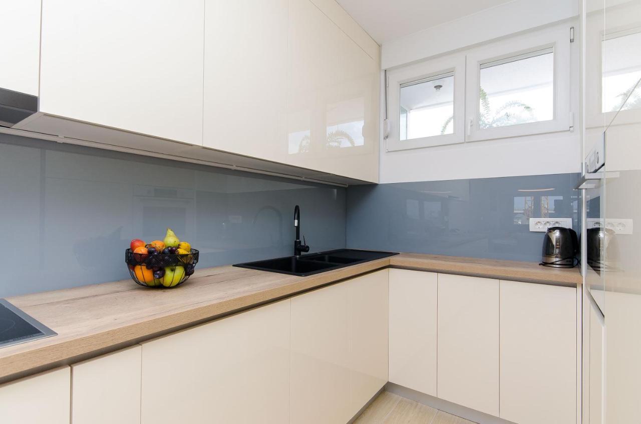 Modern Living Apartment Airy Split Buitenkant foto